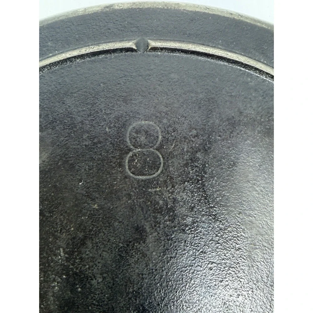 Vintage #8 Unmarked Lodge Cast Iron Skillet 3 Notch‎ Heat Ring Restored Seasoned